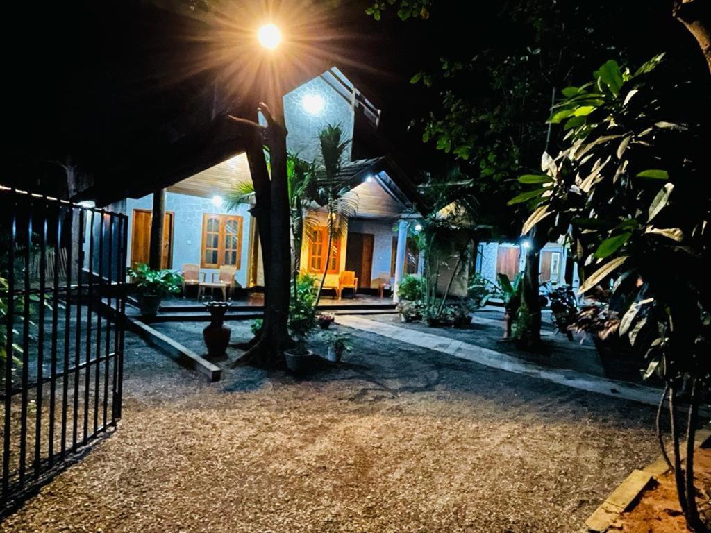 New Roy Guest House 卡尔库达 外观 照片