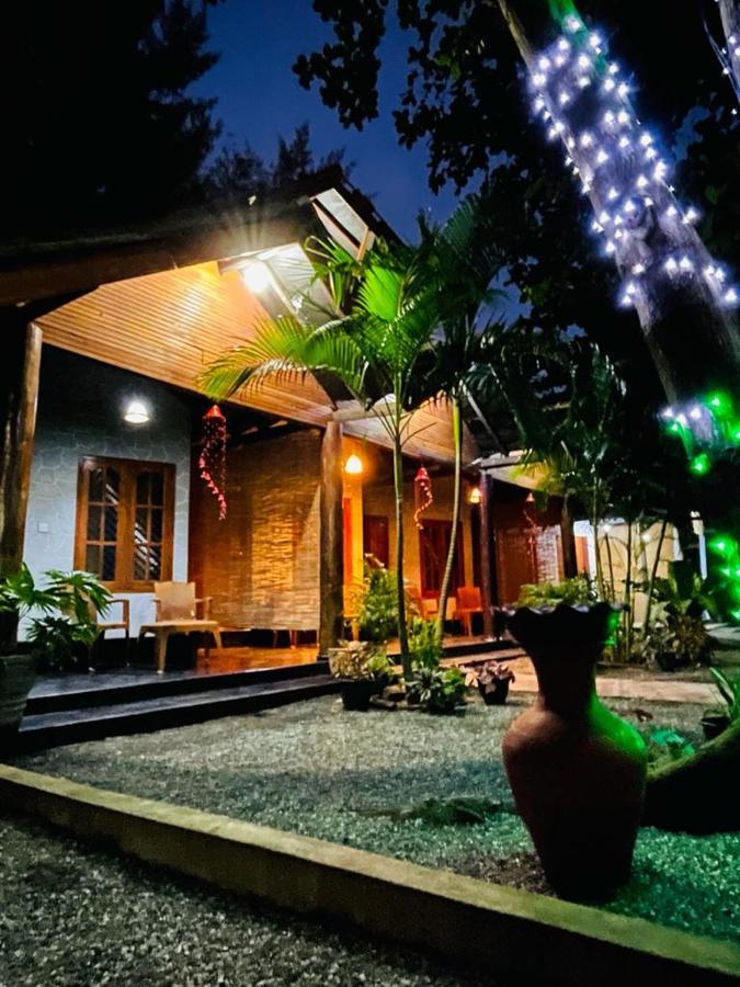 New Roy Guest House 卡尔库达 外观 照片