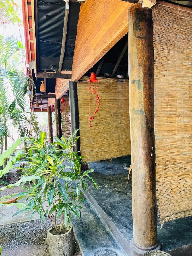 New Roy Guest House 卡尔库达 外观 照片