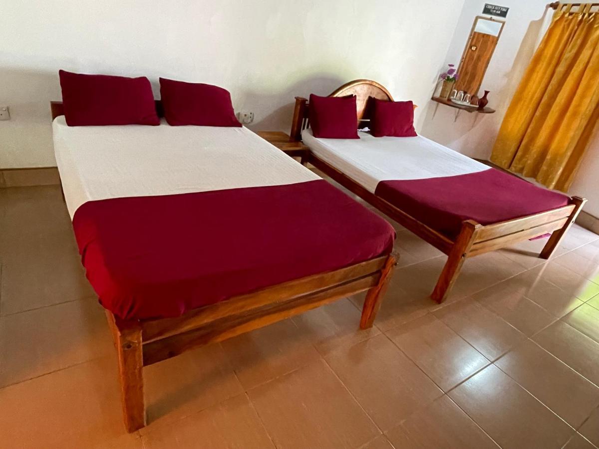 New Roy Guest House 卡尔库达 外观 照片