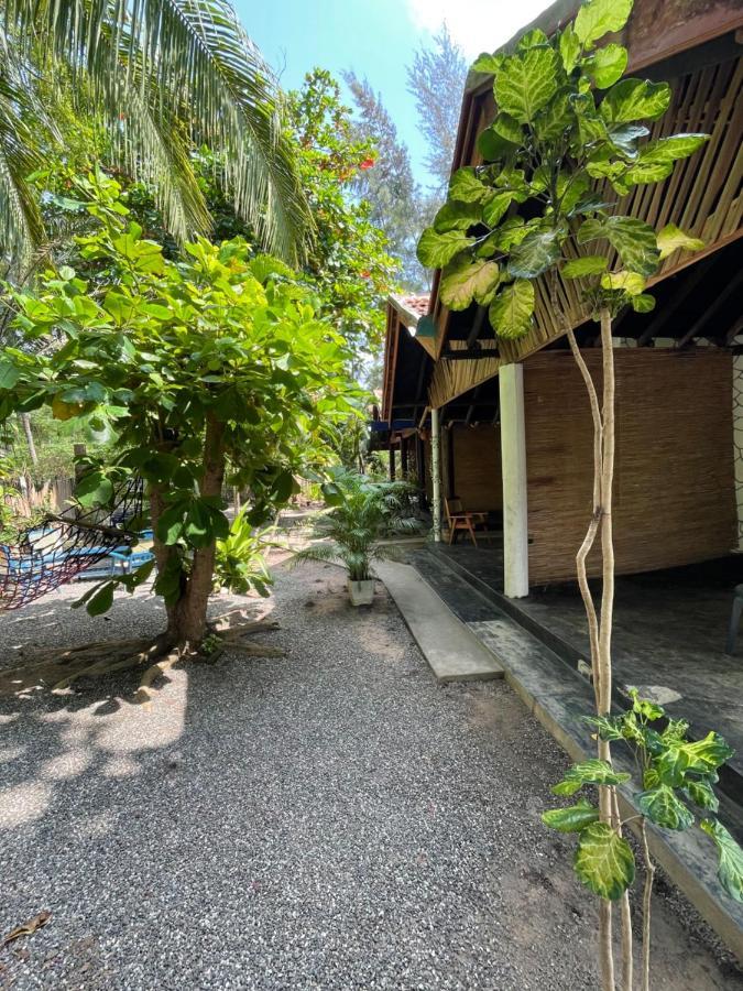 New Roy Guest House 卡尔库达 外观 照片