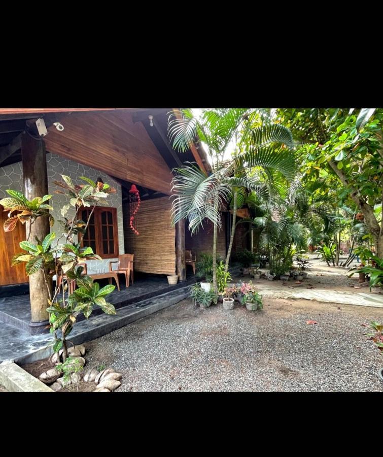 New Roy Guest House 卡尔库达 外观 照片